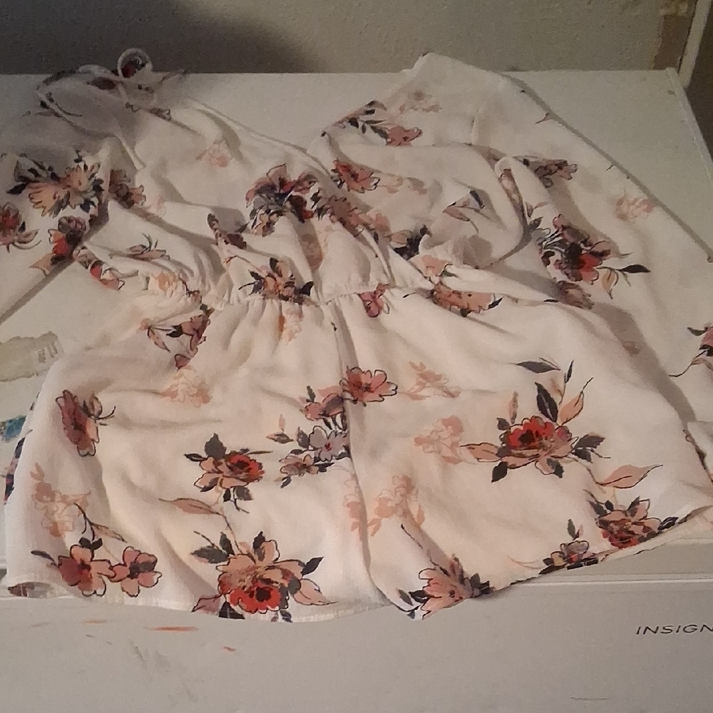 One Love Clothing LA Floral Bell Sleeve Top - Size L - Picture 4 of 5